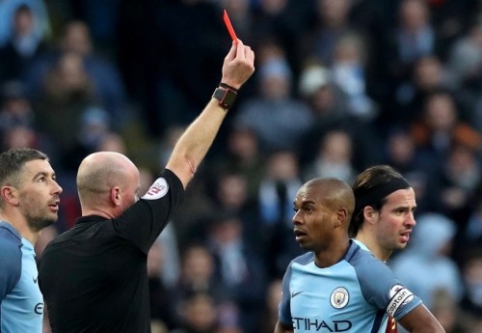 Fernandinho received a strict penalty for a red card