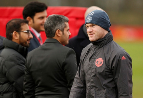 W.Rooney attracted the "Everton" team