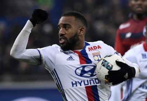 "Lyon" president: we are ready to sell Lacazette