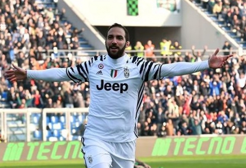 G. Higuain: "Juventus" supporters do not have the habit of booing their own players