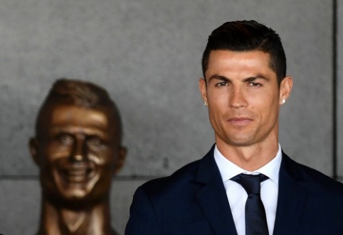 Bust of C. Ronaldo unveiled in Madeira - rate it (+reactions)