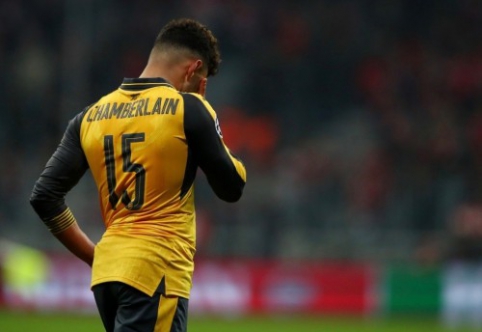 A. Oxlade-Chamberlain can move to Manchester