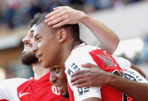 In France, victories were celebrated by "Monaco" and "Saint-Etienne" (VIDEO)