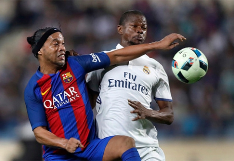 Legends Match - Ronaldinho Show (VIDEO)