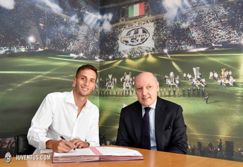 Official: "Juventus" acquires promising defender for 9.5 million euros.