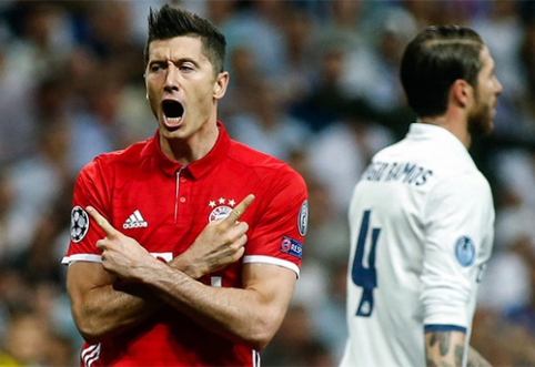 "Bayern" players stormed the referees' room after the game.