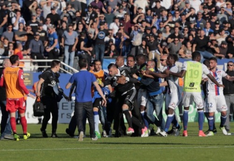 "Lyon" involved in second incident in three days - match against "Bastia" interrupted (VIDEO)