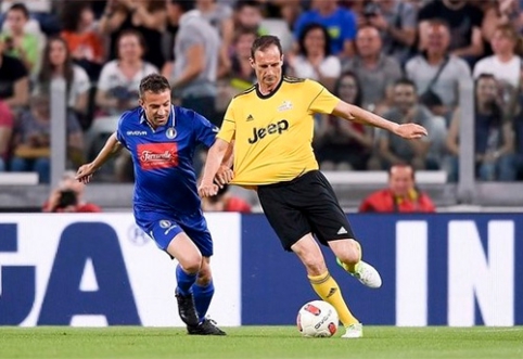 "Juventus" coach M. Allegri suffered an injury (VIDEO)