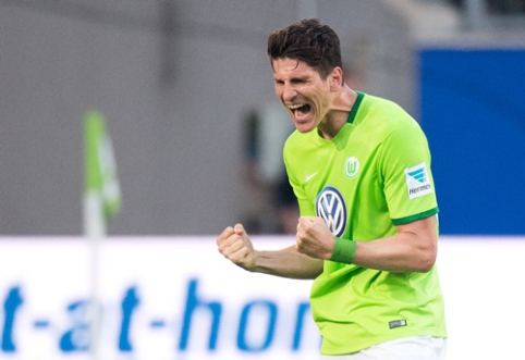 The fight for a place in the Bundesliga: "Wolfsburg" secured victory at home (VIDEO)