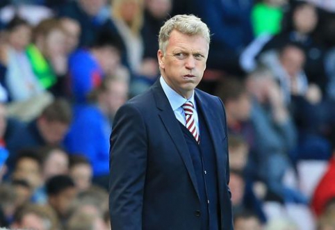 D. Moyes leaves "Sunderland"