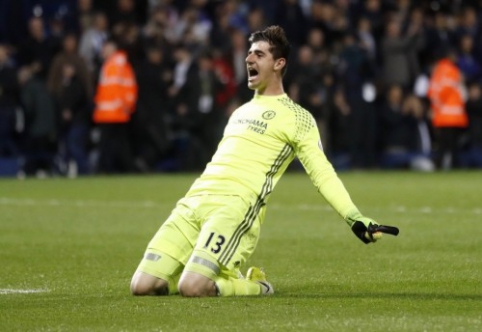 T. Courtois won the Golden Glove