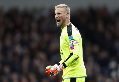 "Sky Sports": "Manchester United" began K. Schmeichel's hunt.