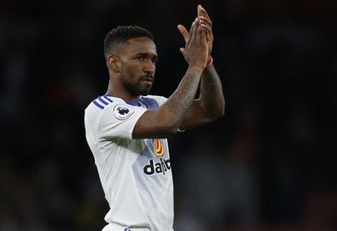 Official: "Bournemouth" signed a three-year contract with J. Defoe