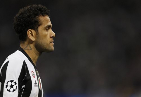 Italian media: D. Alves is no longer a "Juventus" player