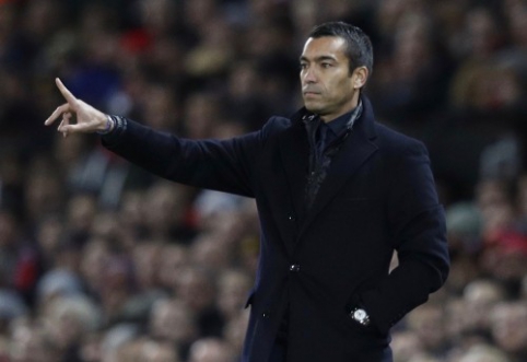 G. van Bronckhorst will coach Istanbul's Besiktas club