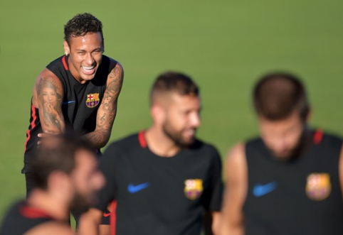 "Neymar causes a fight at Barcelona training" (VIDEO)