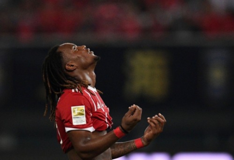 "Bayern" director confirms "Chelsea" interest in R. Sanches