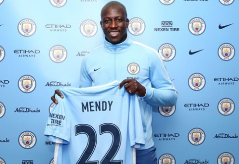 Official: "Man City" signs the most expensive defender of all time B. Mendy