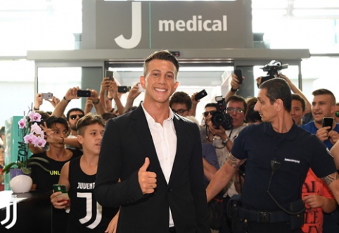 Official: F. Bernardeschi became a player of "Juventus"