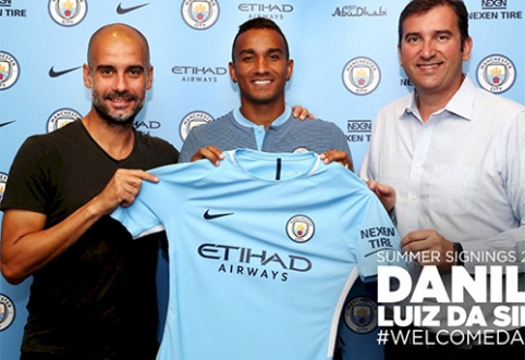 Official: "Man City" buys Danilo