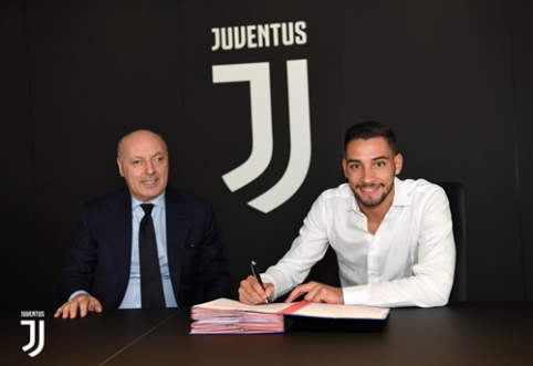 Official: "Juventus" acquired defender M. De Sciglio