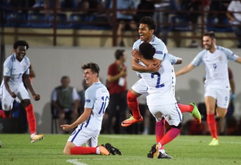 Bright future: England's team triumphed in the U-19 championship (VIDEO)