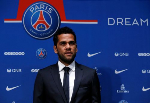 Official: D. Alves becomes part of PSG