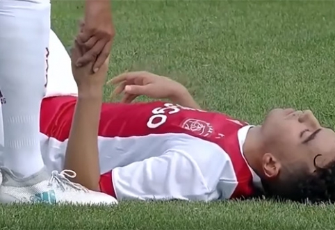 "Due to the poorly felt "Ajax" saves interrupted match (VIDEO)"