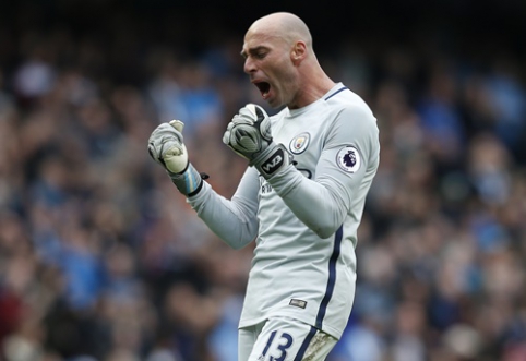 Official: "Chelsea" signed W. Caballero