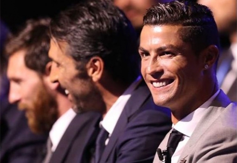 C.Ronaldo mocked by G.Buffon (VIDEO)