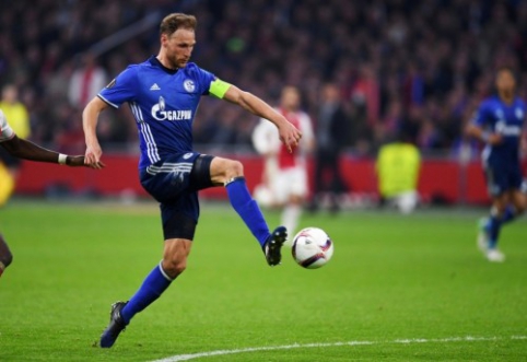 B. Howedes - close to moving to "Juventus"