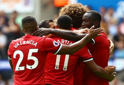 "At the end of the match, the attacking "Man Utd" crushed "Swansea" (VIDEO)