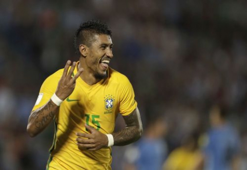 Paulinho gave a "Mercedes-Benz" car to a Chinese team employee.