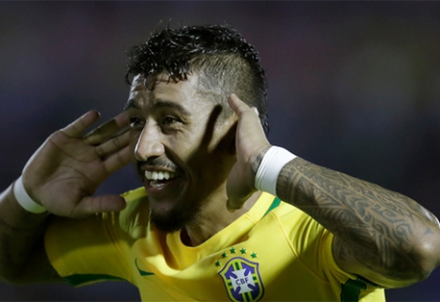 Official: Paulinho joins Barcelona squad