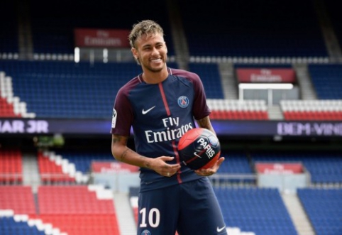 Neymar will have to wait for his debut in France