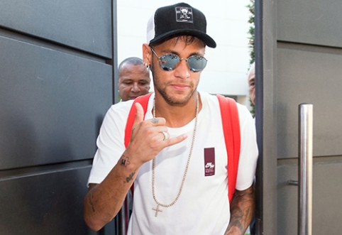 Neymar releases farewell video, PSG fans wave Brazilian shirts (VIDEO)