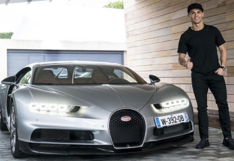 POP: C. Ronaldo's gift to himself - an impressive price car