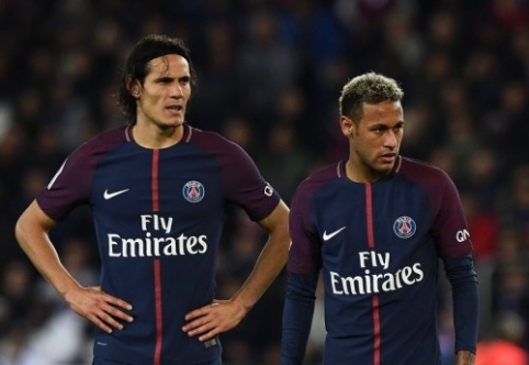 For hitting the penalties, Neymar is offering 1 million euros to PSG owner E. Cavani