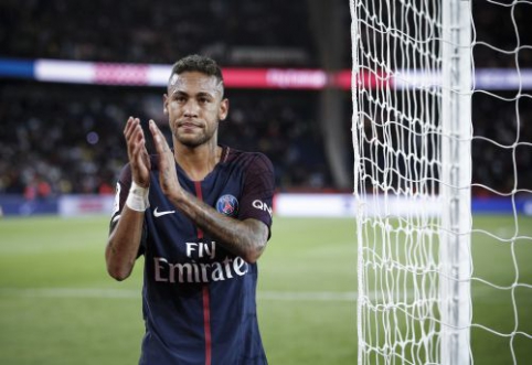 L. Figo: Neymar attracts attention to PSG