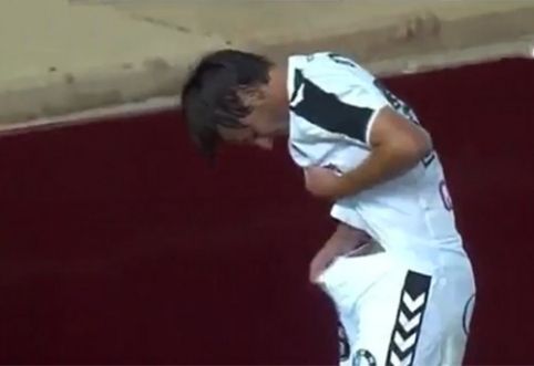 "Albacete" defender suffered a rare, but painful injury (VIDEO)