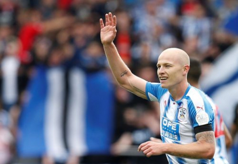 The brave boy's gesture: found money sent by mail to the "Huddersfield" team star.