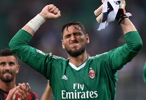 G.Donnarumma met with a crying fan (PHOTO)