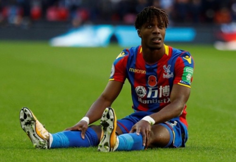 "Tottenham" and "Everton" could compete for W. Zaha's signature in the summer