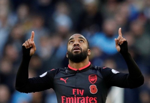 A. Shearer: Lacazette needs to have a serious talk with Wenger