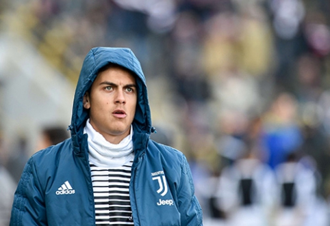 The Mystery of Italians: What are P. Dybala's brothers stitching?