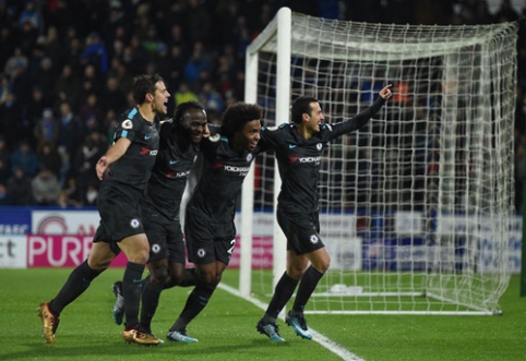 "Chelsea" confidently defeated "Huddersfield", "Crystal Palace" achieved a dramatic victory (VIDEO)