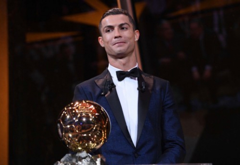 R. Carlos: Ronaldo awaits even more awards