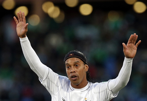 Ronaldinho officially ended his football career.