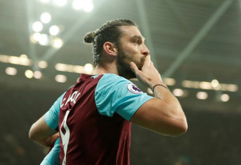 D. Moyes on A. Carroll's departure rumors: I don't want to sell anything