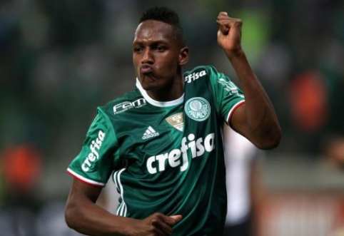 Official: "Barcelona" acquires "Palmeiras" defender